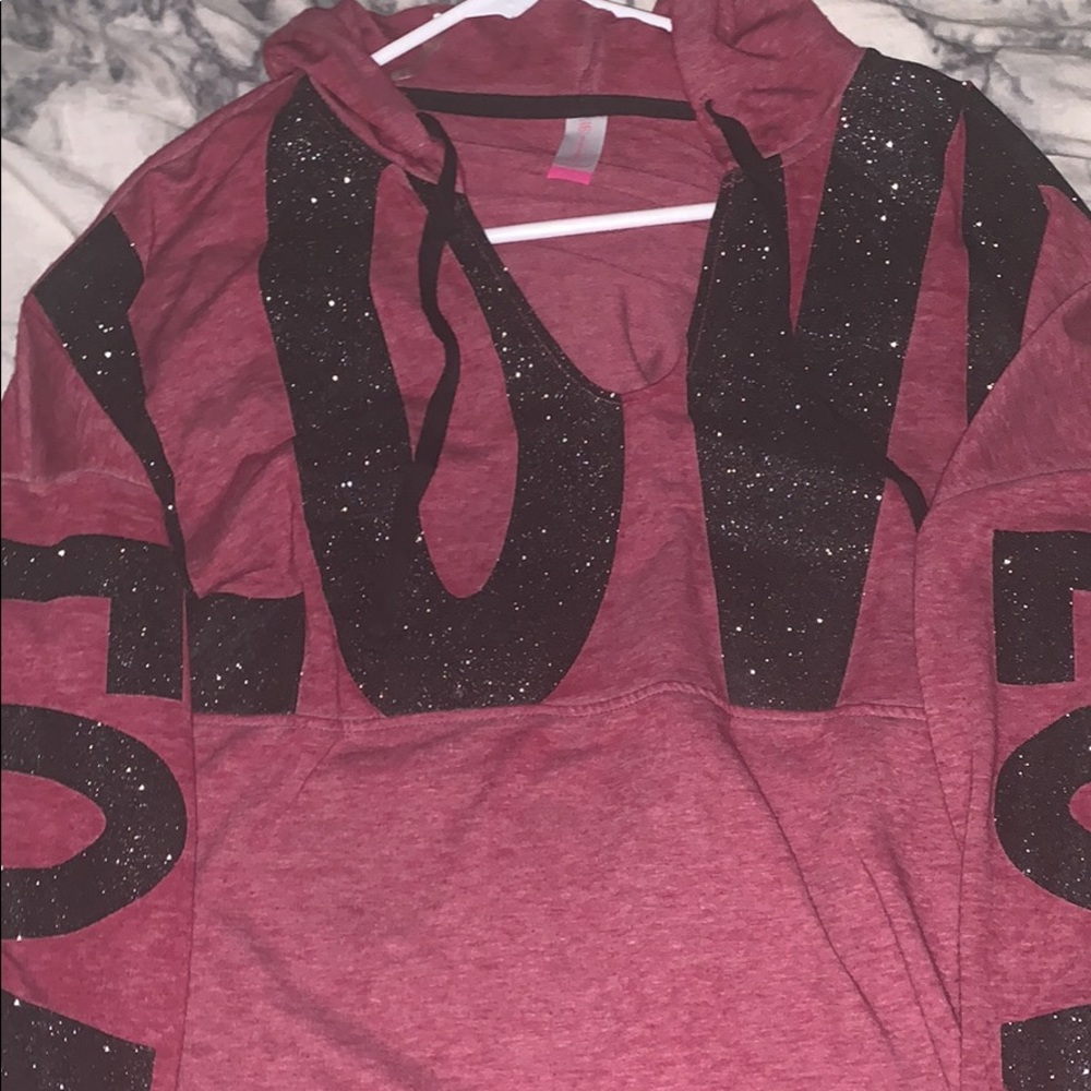 V neck long sleeve shirt